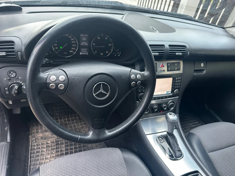 Mercedes-Benz C 220 W 203, снимка 5 - Автомобили и джипове - 53506255