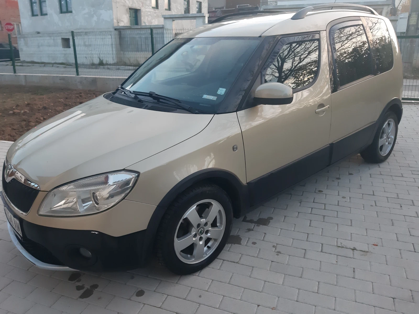Skoda Roomster 1.6 TDI 90 K.C. SCOUT, снимка 1