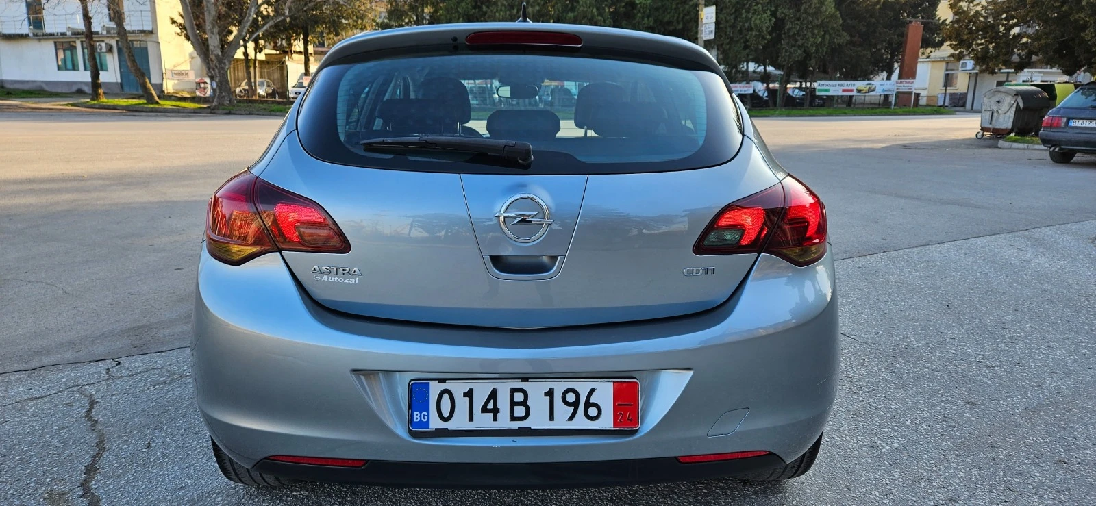 Opel Astra 1, 7CDTi-101кс* 2011г* ЕВРО 5* КОЖА* НАВИГАЦИЯ* НО - изображение 5