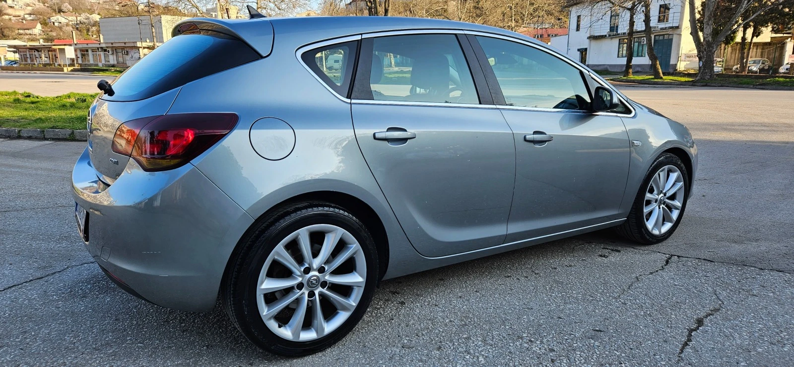 Opel Astra 1, 7CDTi-101кс* 2011г* ЕВРО 5* КОЖА* НАВИГАЦИЯ* НО - изображение 6