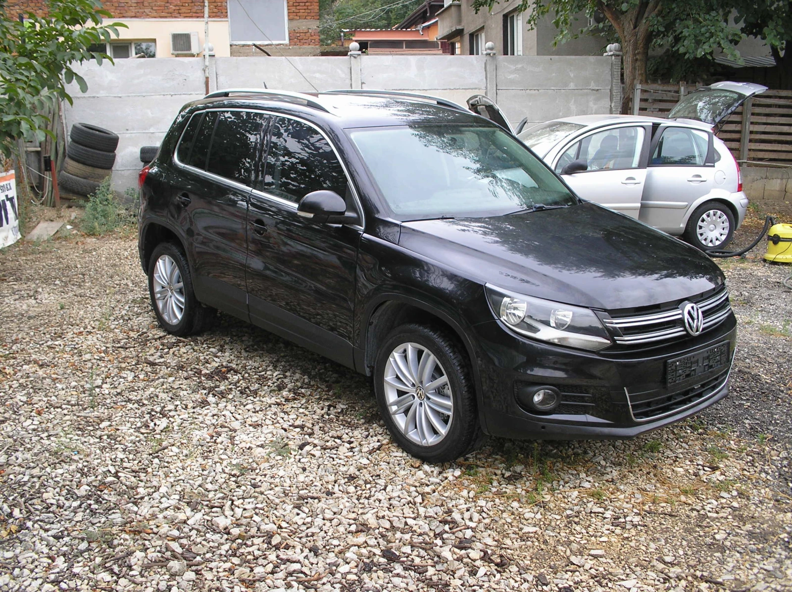 VW Tiguan 2, 0 d -4x4, снимка 7 - Автомобили и джипове - 55993643