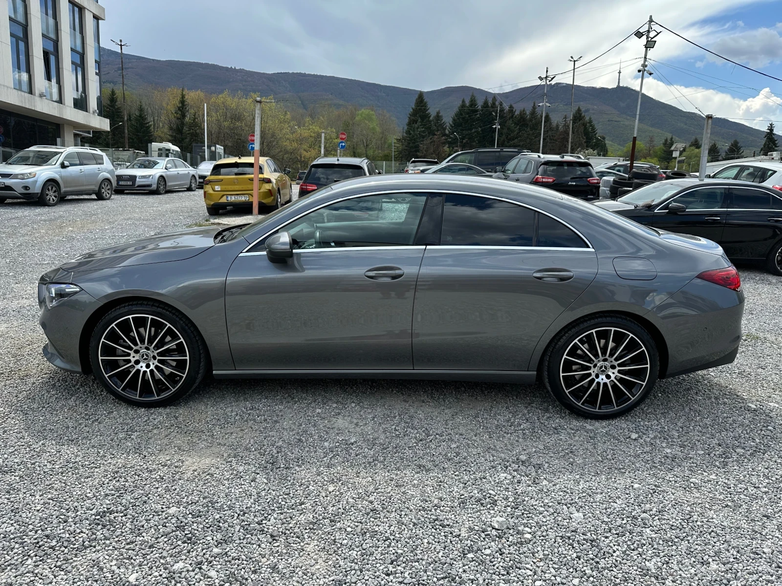 Mercedes-Benz CLA 200 AMG  - изображение 2