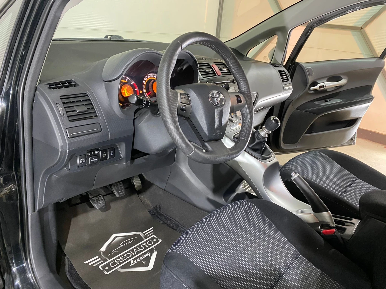 Toyota Auris 1.33 Dual VVT-i Facelift - изображение 7