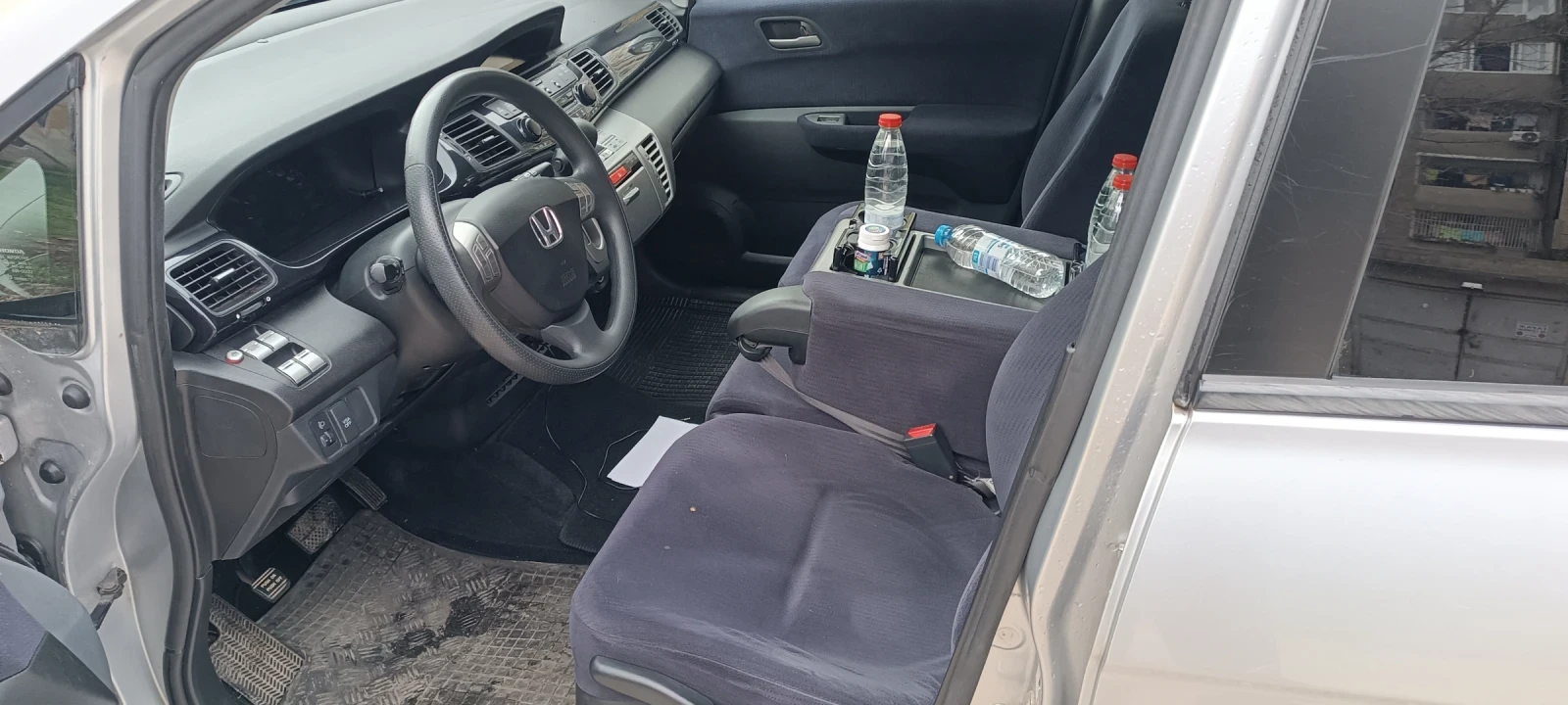 Honda Fr-v 1.8i - изображение 5