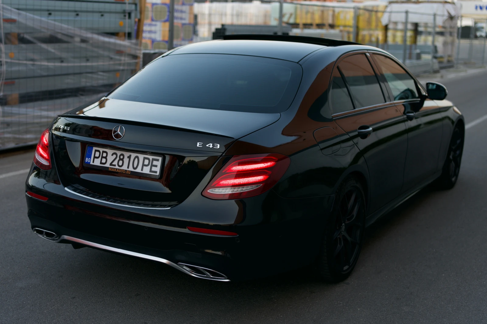 Mercedes-Benz E 43 AMG  - изображение 4