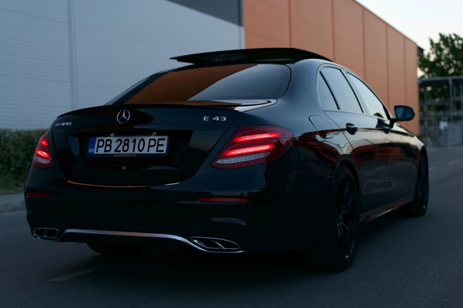 Mercedes-Benz E 43 AMG  - изображение 6