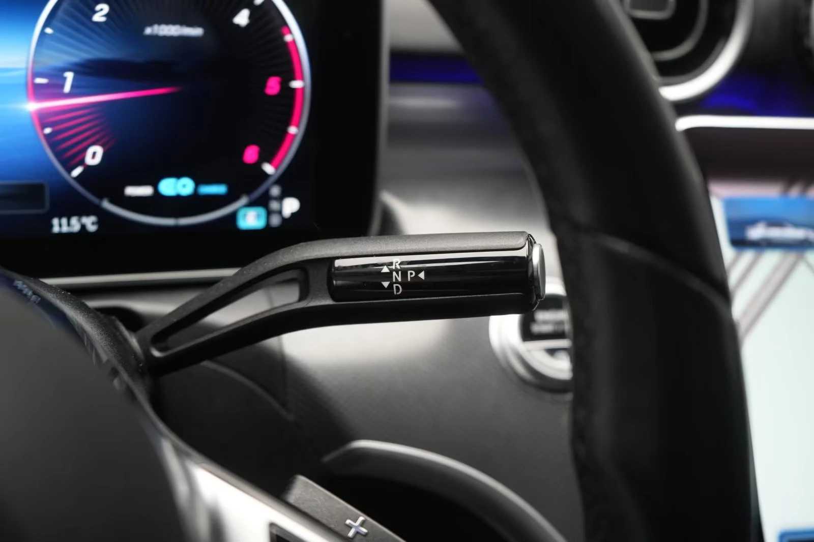 Mercedes-Benz C 220 d/9G-TRONIC/200HP/AVANTGARDE/BURM/DISTR./CAM/834g | Mobile.bg � ����������� 11