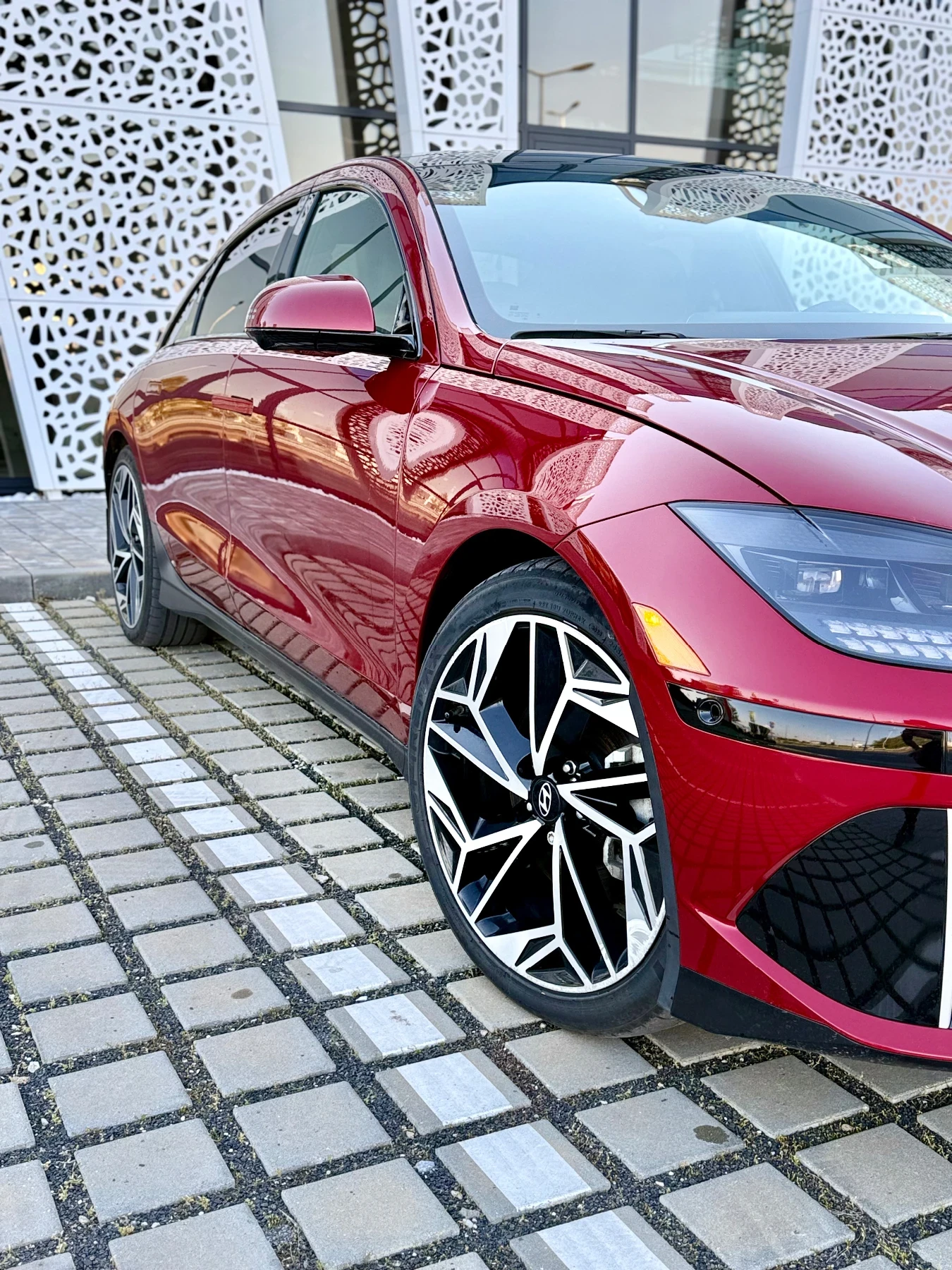 Hyundai Ioniq 6 UNIQ PACKET* 77kWh* BOSE* PANO* , снимка 3 - Автомобили и джипове - 54443986