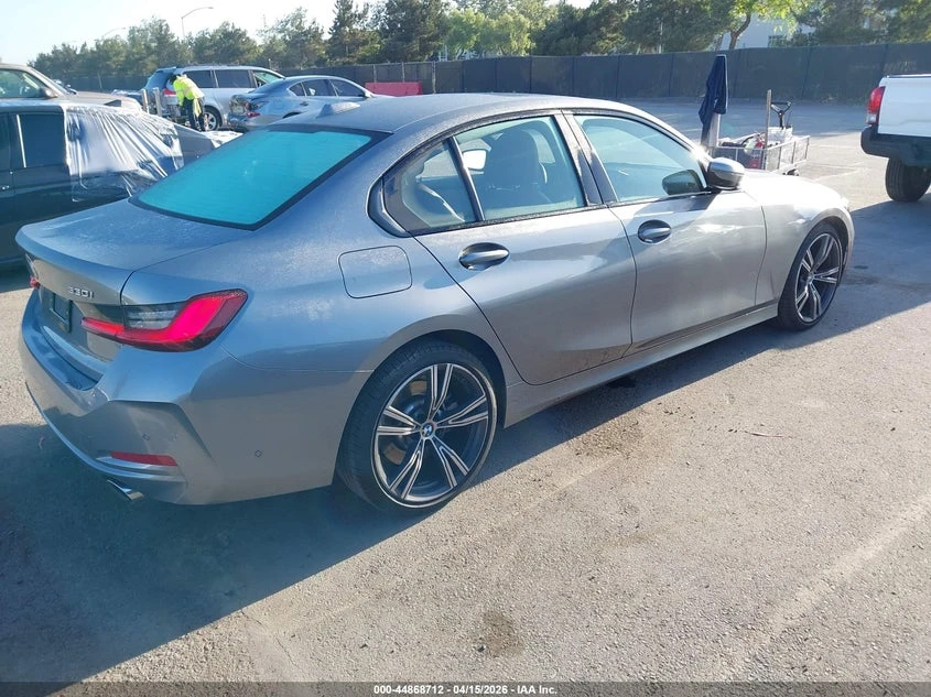 BMW 330 2.0l I, снимка 4 - Автомобили и джипове - 54756096