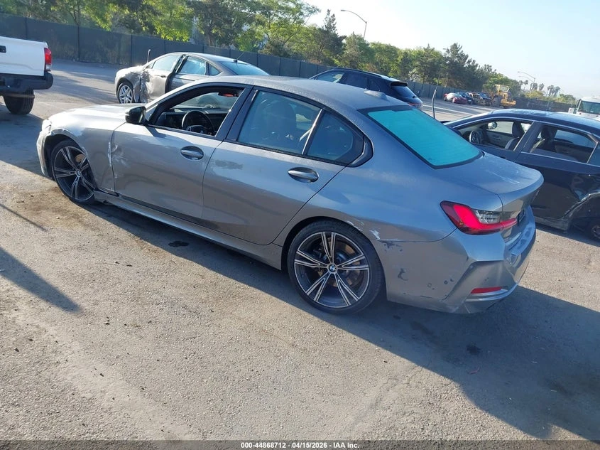 BMW 330 2.0l I, снимка 3 - Автомобили и джипове - 54756096