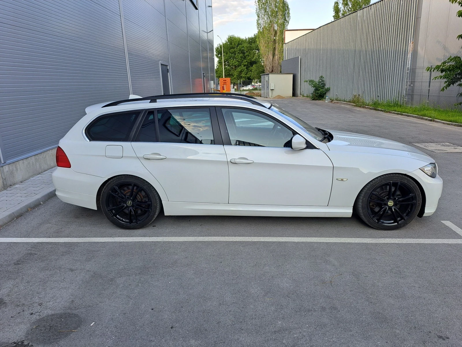 BMW 325 LCI 197к.с., снимка 7 - Автомобили и джипове - 55180380
