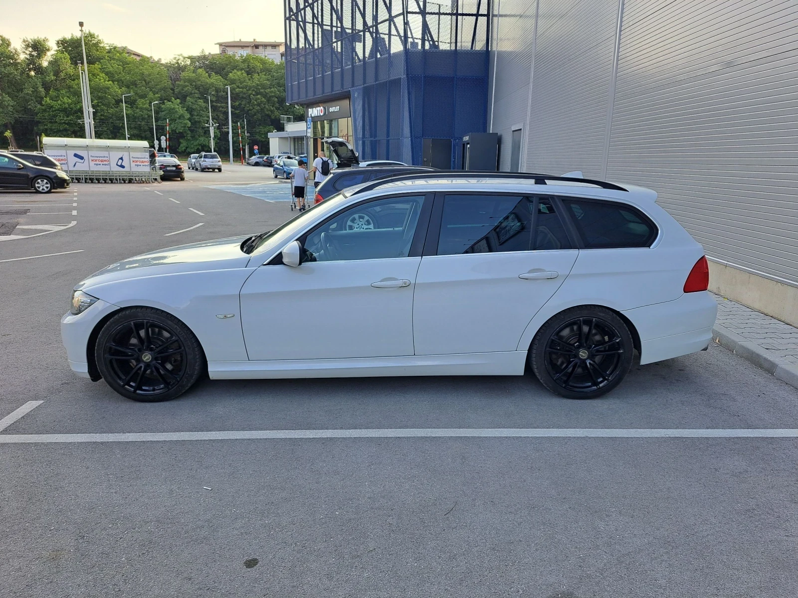 BMW 325 LCI 197к.с., снимка 4 - Автомобили и джипове - 55180380
