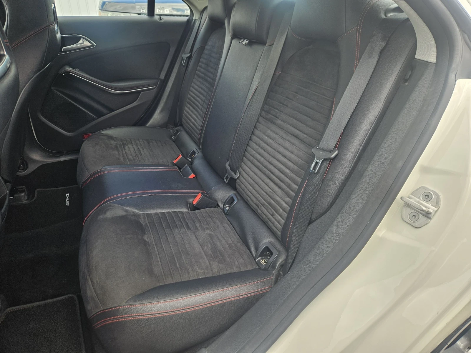 Mercedes-Benz CLA 200 2, 0CDI 4-MATIK AMG, снимка 10 - Автомобили и джипове - 55400099