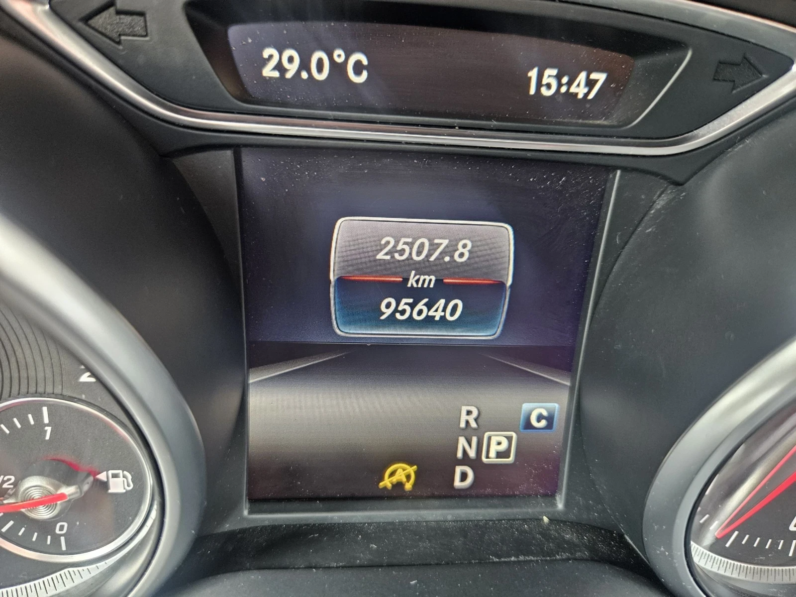 Mercedes-Benz CLA 200 2, 0CDI 4-MATIK AMG, снимка 14 - Автомобили и джипове - 55400099