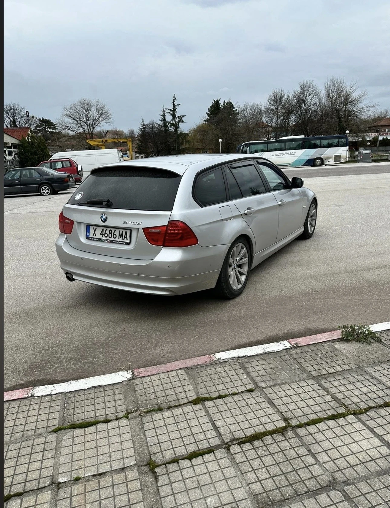 BMW 320, снимка 4 - Автомобили и джипове - 55729803