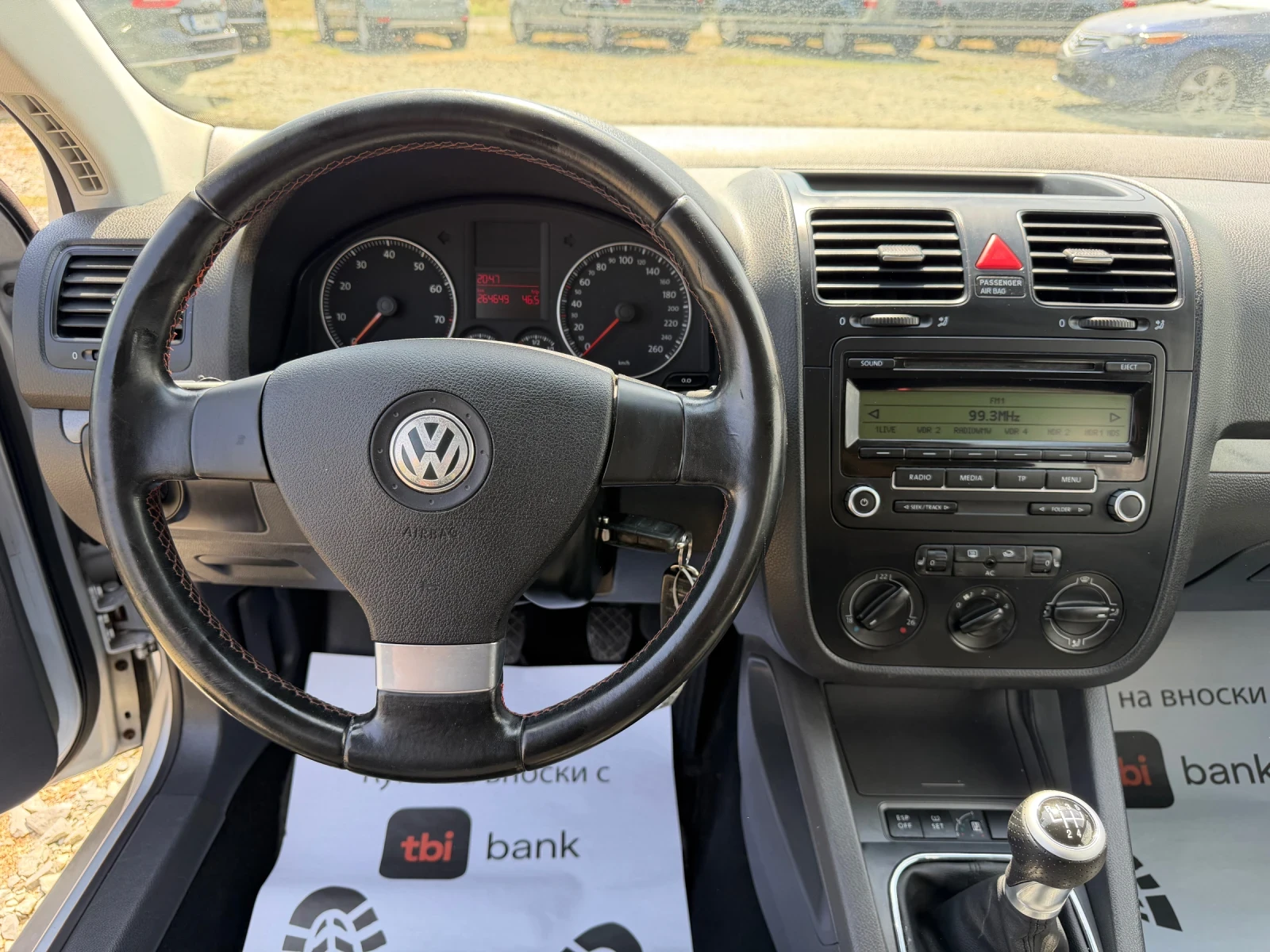VW Golf 1.6i, снимка 8 - Автомобили и джипове - 55899437