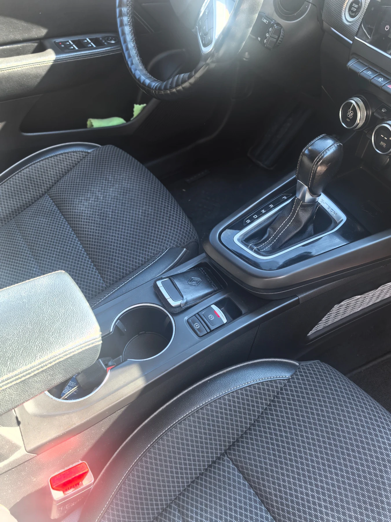 Renault Arkana, снимка 9 - Автомобили и джипове - 56087447