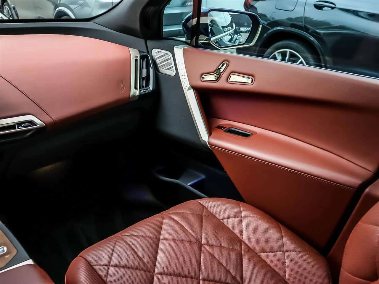 BMW iX M60 xDrive | CARFAX | ���������������� �� BMW | Mobile.bg � ����������� 11