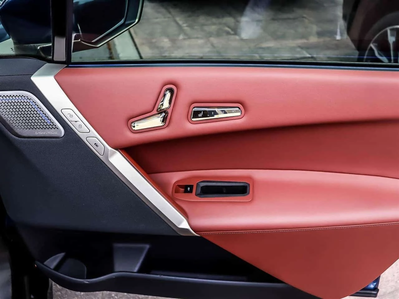 BMW iX M60 xDrive | CARFAX | ���������������� �� BMW | Mobile.bg � ����������� 12