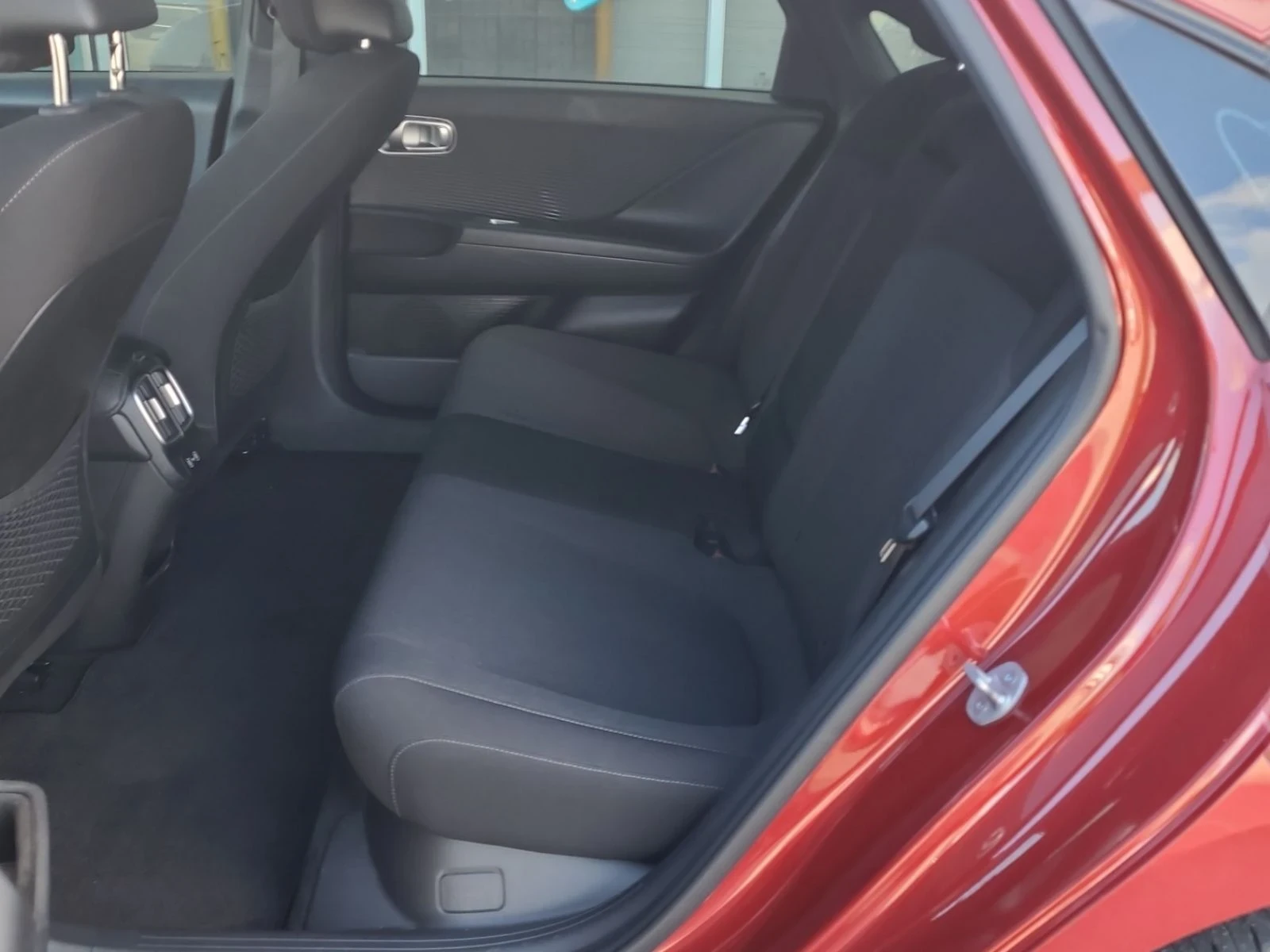 Hyundai Ioniq 6 Awd* Long Range Preferred* Back cam* Подгрев, снимка 12 - Автомобили и джипове - 56660180