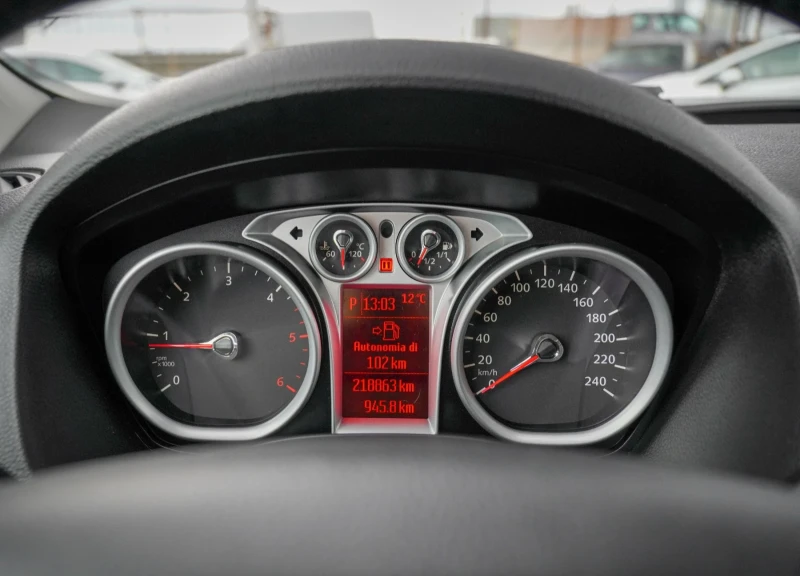 Ford Kuga 4x4 АВТОМАТИК ПАНОРАМА ЛИЗИНГ!, снимка 14 - Автомобили и джипове - 52464455