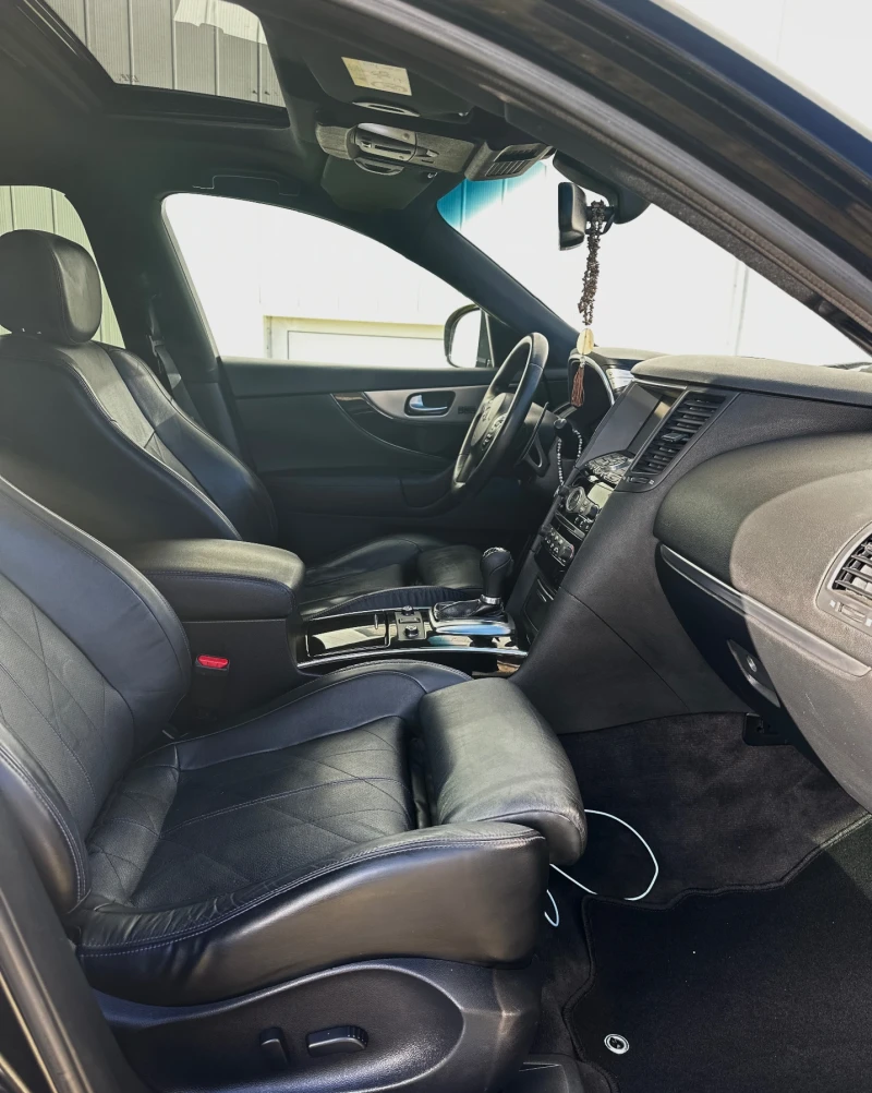 Infiniti QX70, снимка 10 - Автомобили и джипове - 53276396