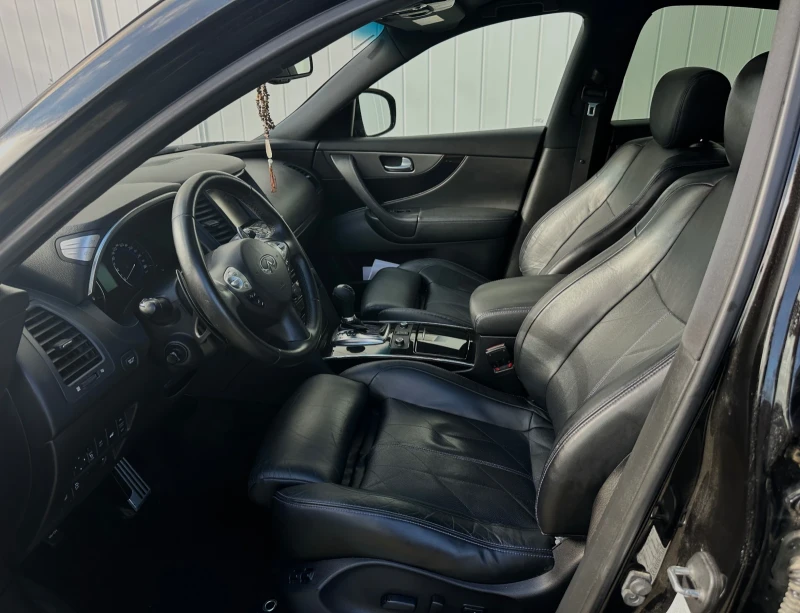 Infiniti QX70, снимка 9 - Автомобили и джипове - 53276396