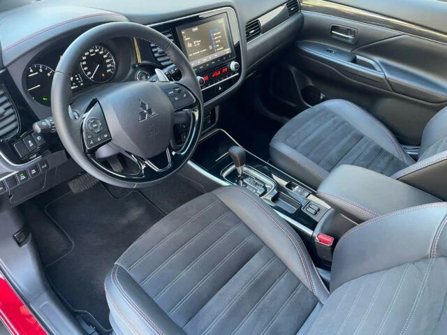 Mitsubishi Outlander На части 2.0 CVT 4WD, снимка 17 - Автомобили и джипове - 35580402