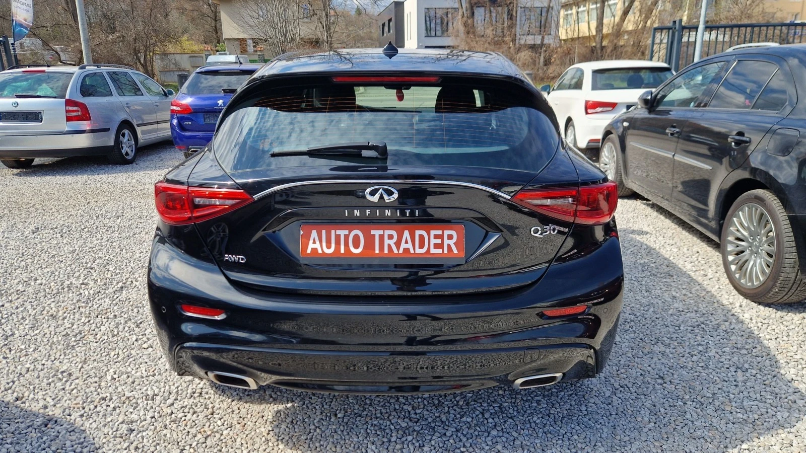 Infiniti Q30 2.2D-170кс.4Х4 - изображение 7