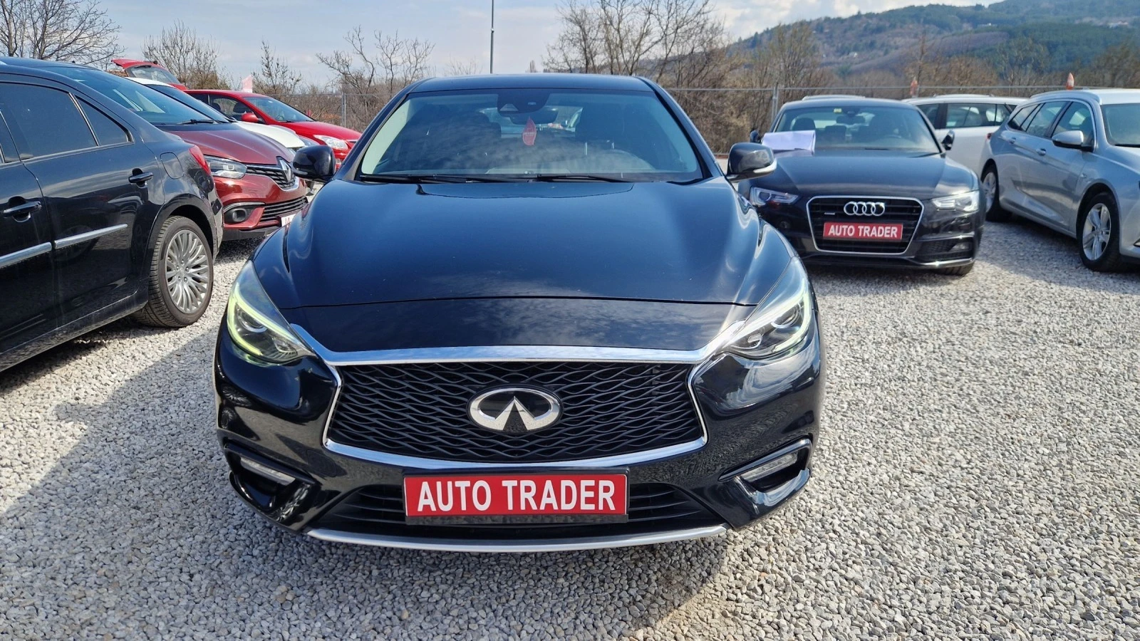 Infiniti Q30 2.2D-170кс.4Х4 - изображение 2