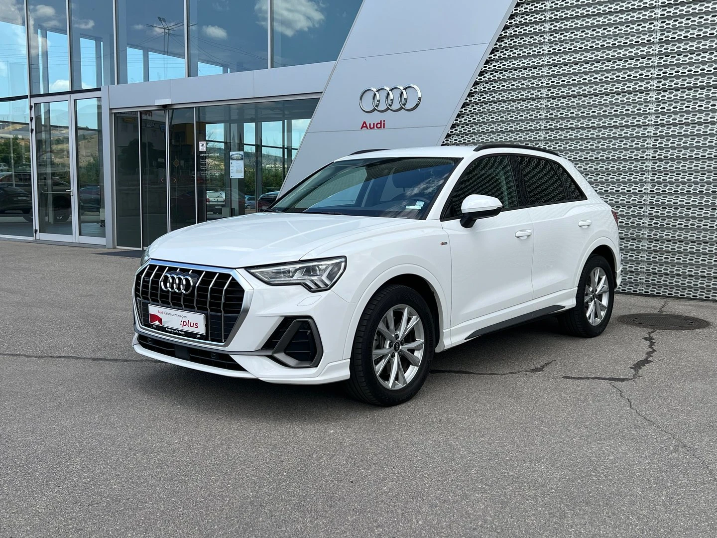 Audi Q3 S line 40 TDI quattro - изображение 6