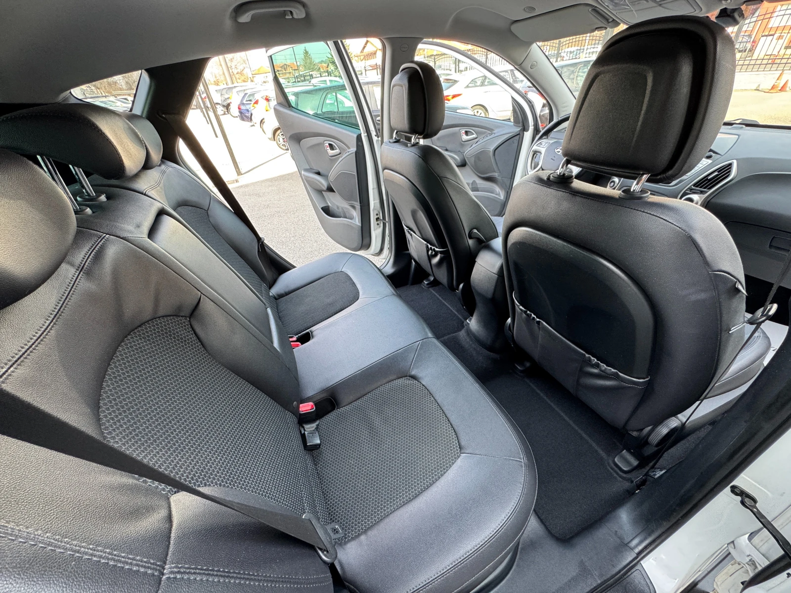 Hyundai IX35 1.7 CRDI НОВ ВНОС , снимка 11 - Автомобили и джипове - 53753487