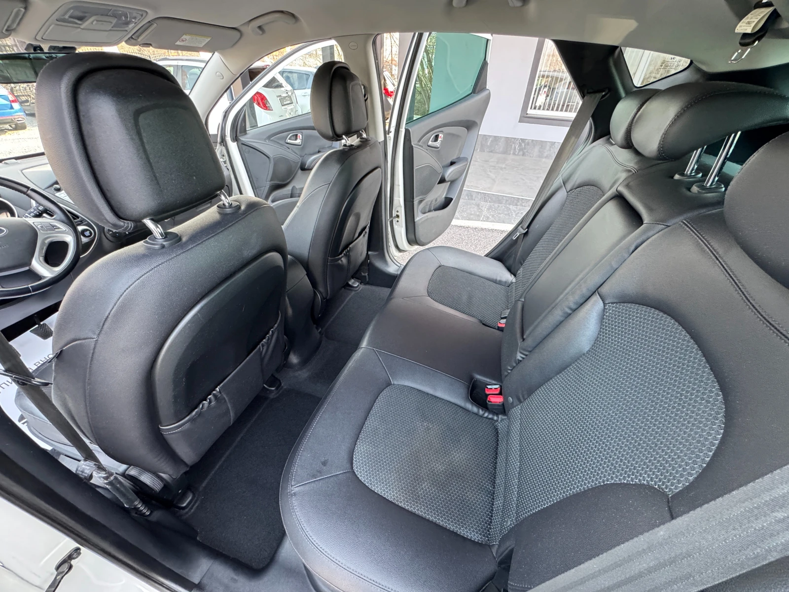Hyundai IX35 1.7 CRDI НОВ ВНОС , снимка 12 - Автомобили и джипове - 53753487
