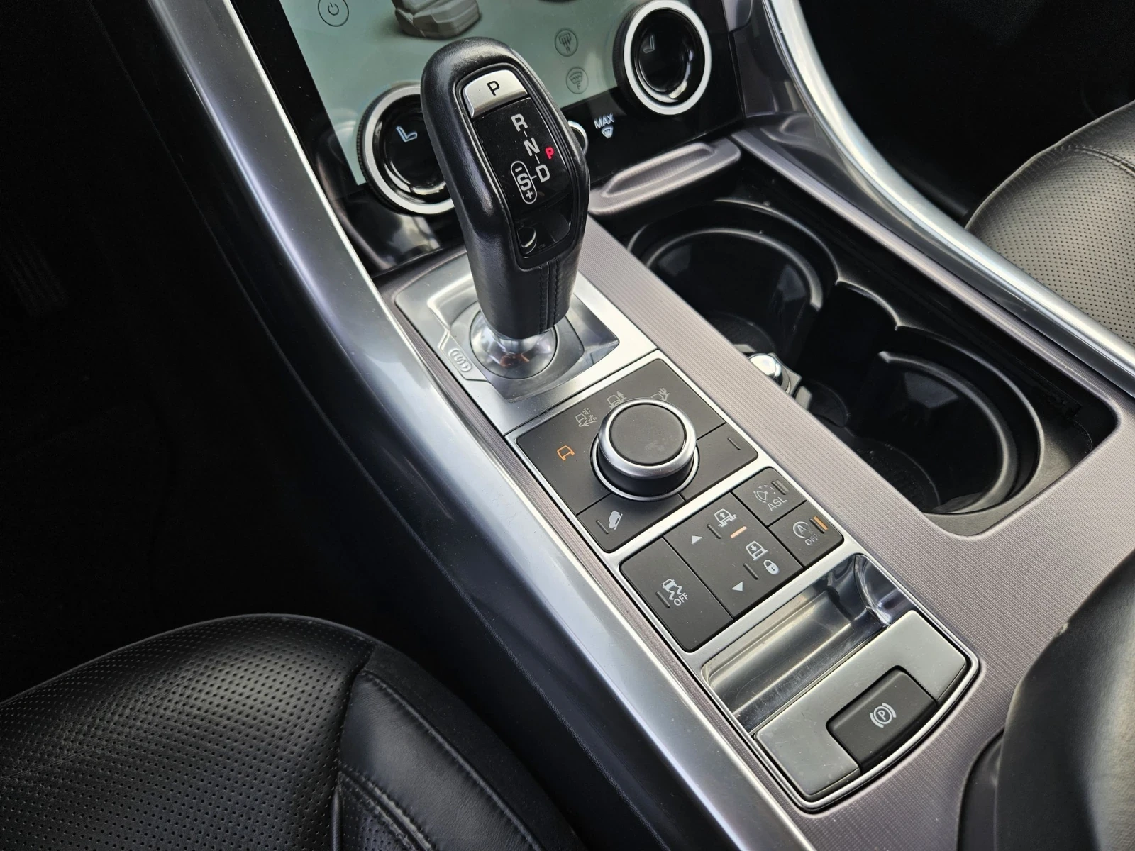Land Rover Range Rover Sport 3.0D , снимка 11 - Автомобили и джипове - 54501314