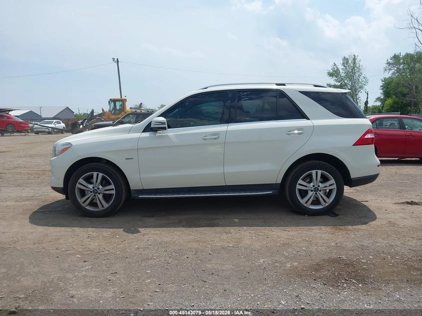 Mercedes-Benz ML 4MATIC* КОЖА* НАВИ* ВИДЕО НА МОТОР, снимка 14 - Автомобили и джипове - 54942541