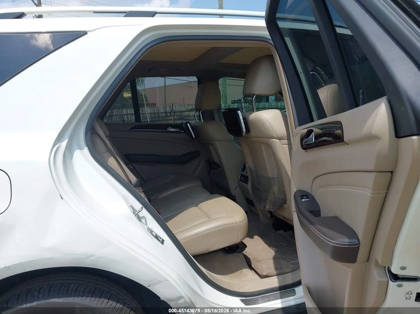 Mercedes-Benz ML 4MATIC* КОЖА* НАВИ* ВИДЕО НА МОТОР, снимка 8 - Автомобили и джипове - 54942541