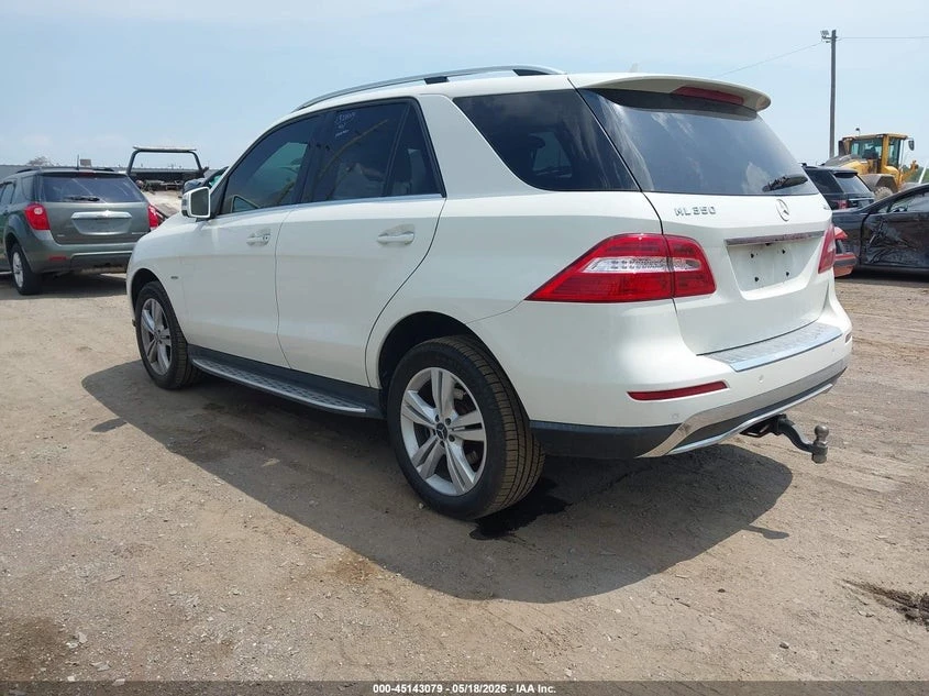 Mercedes-Benz ML 4MATIC* КОЖА* НАВИ* ВИДЕО НА МОТОР, снимка 3 - Автомобили и джипове - 54942541