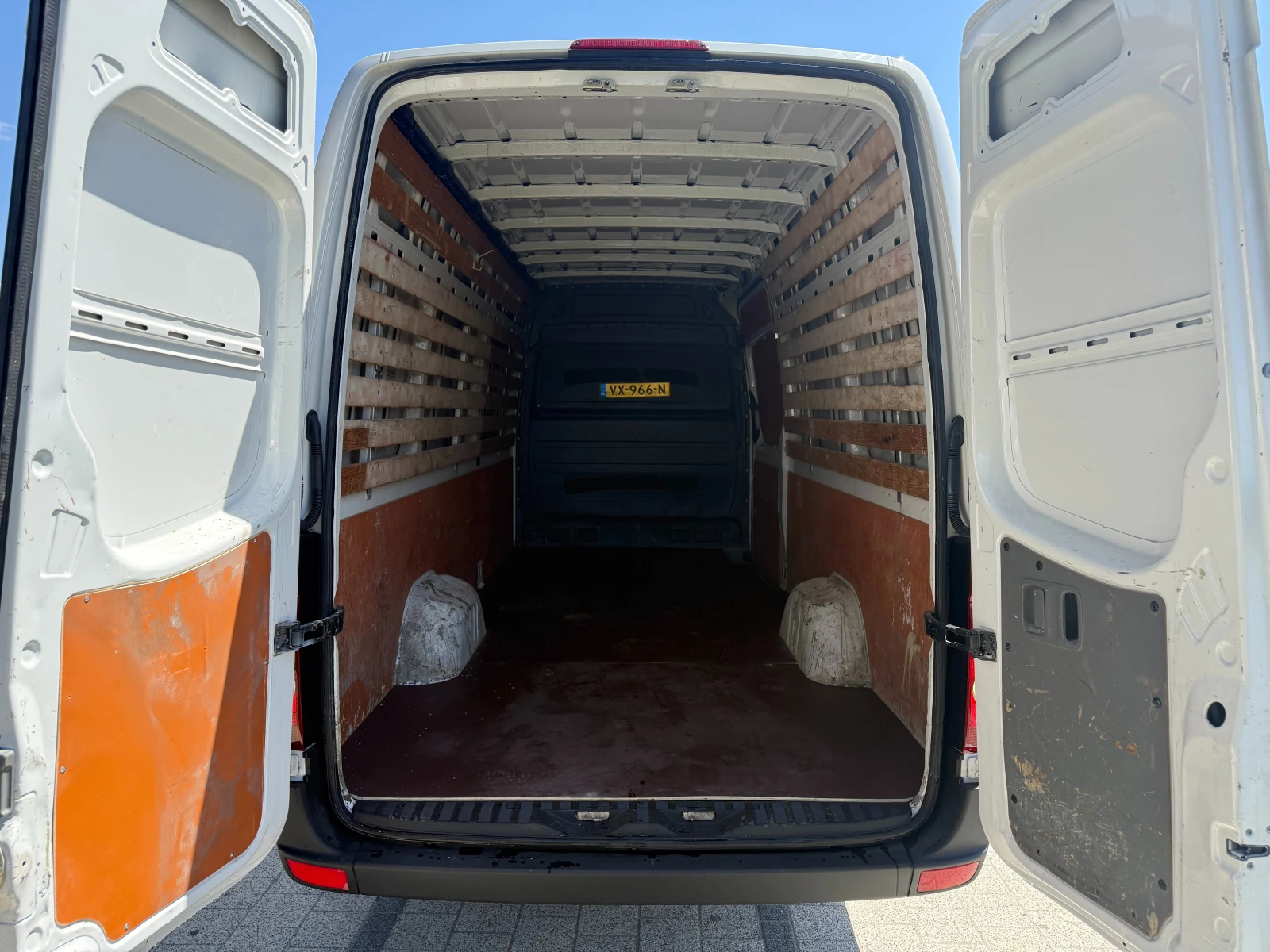 VW Crafter 2.0TDI Maxi Климатроник Euro 5 , снимка 15 - Бусове и автобуси - 54331261