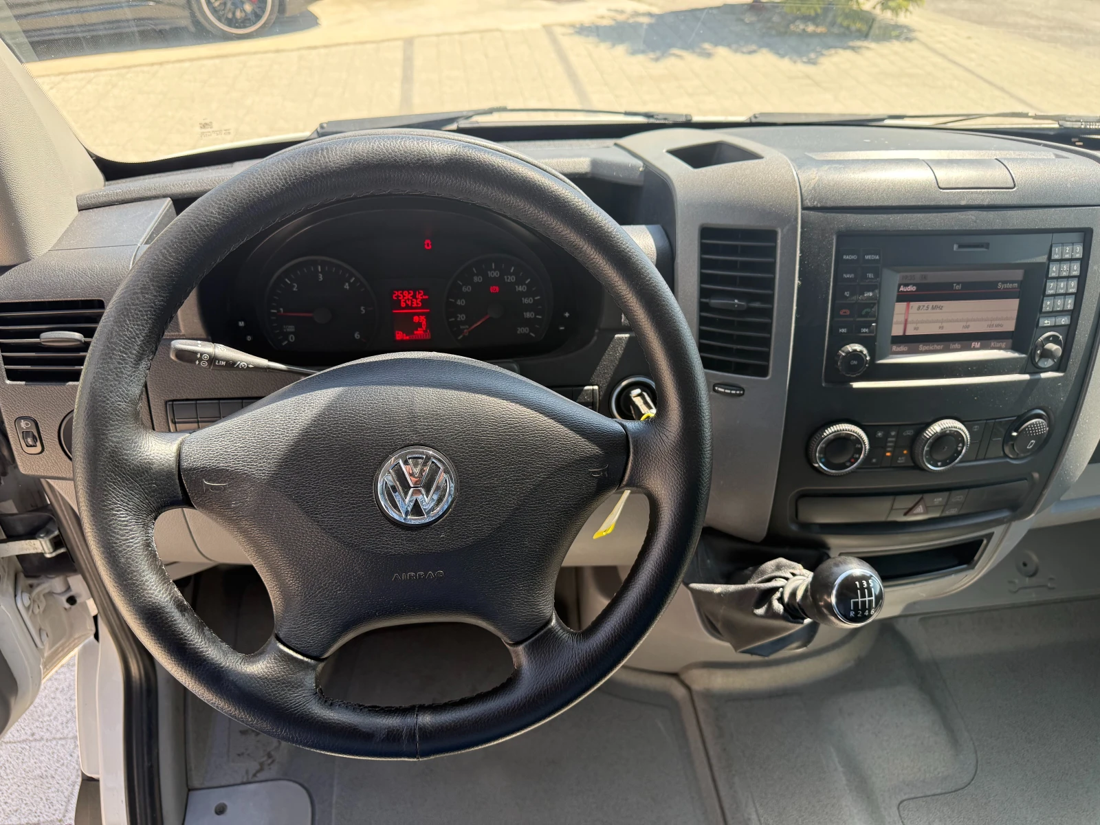 VW Crafter 2.0TDI Maxi Климатроник Euro 5 , снимка 11 - Бусове и автобуси - 54331261