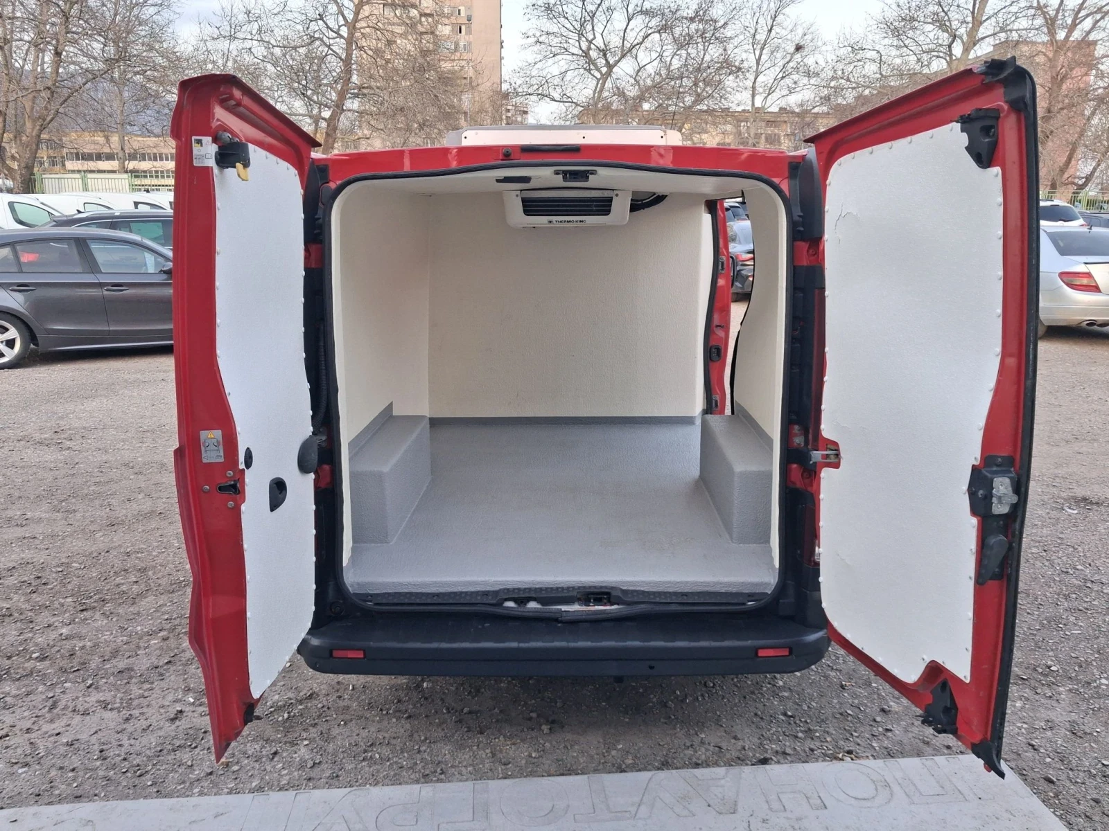Renault Trafic Хладилен, 1.6, 116 к.с. 6 скорости, клима, снимка 16 - Бусове и автобуси - 55612070