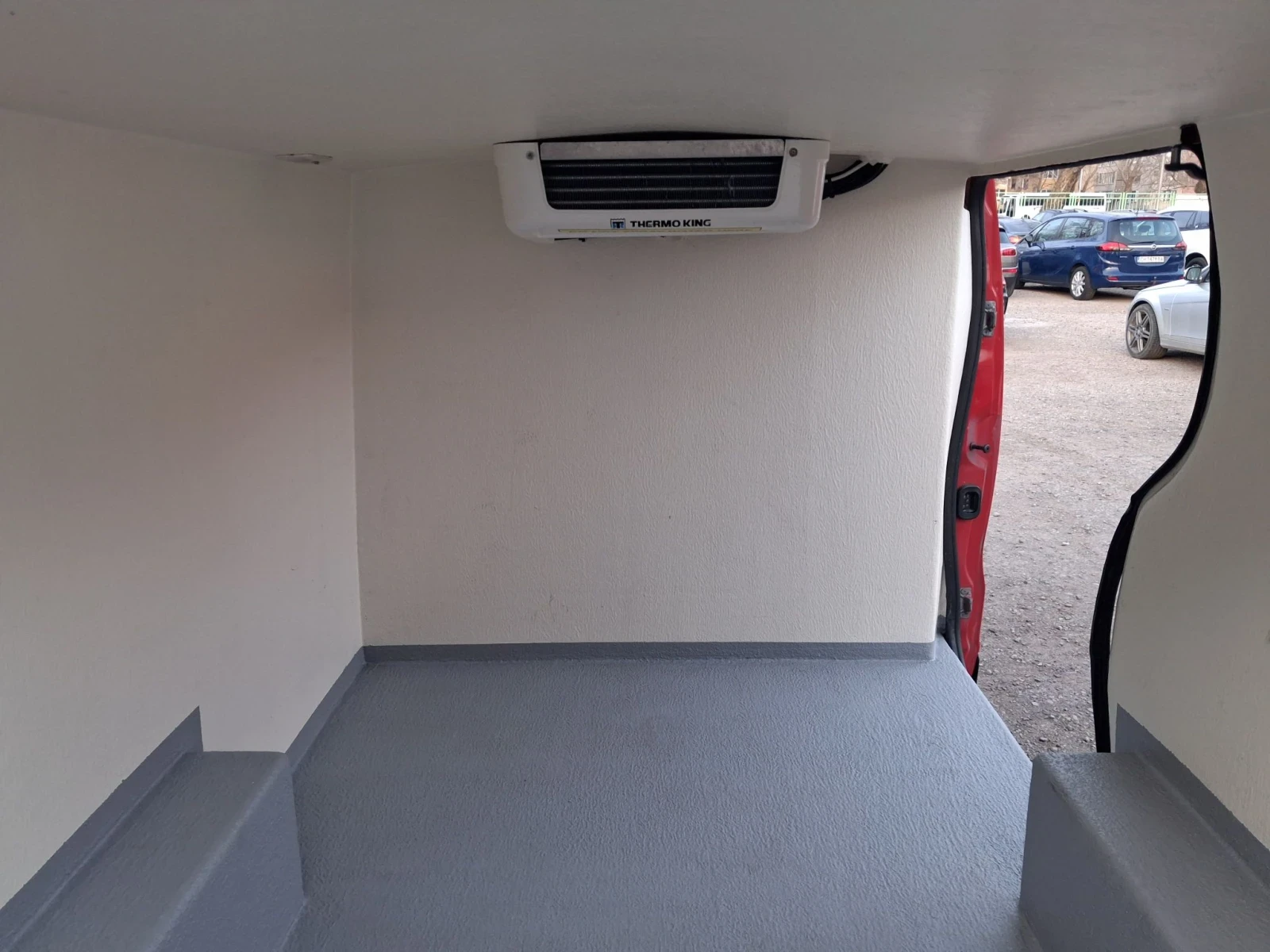 Renault Trafic Хладилен, 1.6, 116 к.с. 6 скорости, клима, снимка 15 - Бусове и автобуси - 55612070