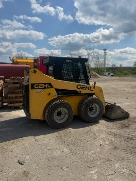 Мини челни товарачи GEHL R220, снимка 7