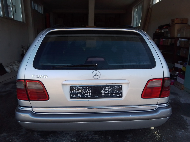 Mercedes-Benz E 300 30 TDI, снимка 7 - Автомобили и джипове - 46280856