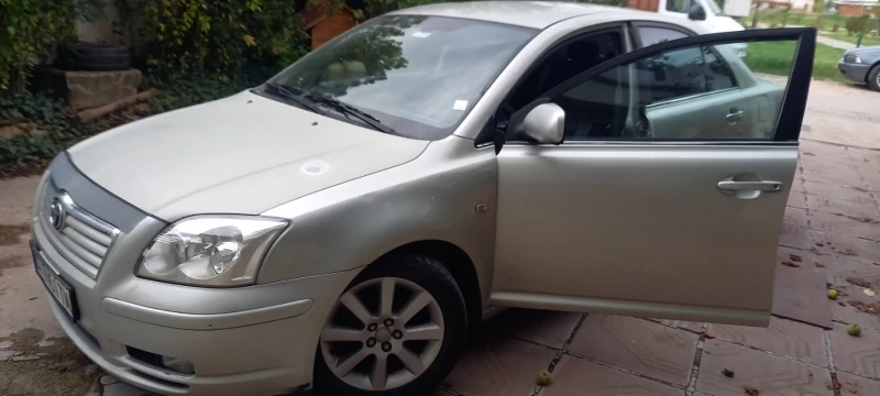 Toyota Avensis ГАЗ, снимка 4 - Автомобили и джипове - 47485292