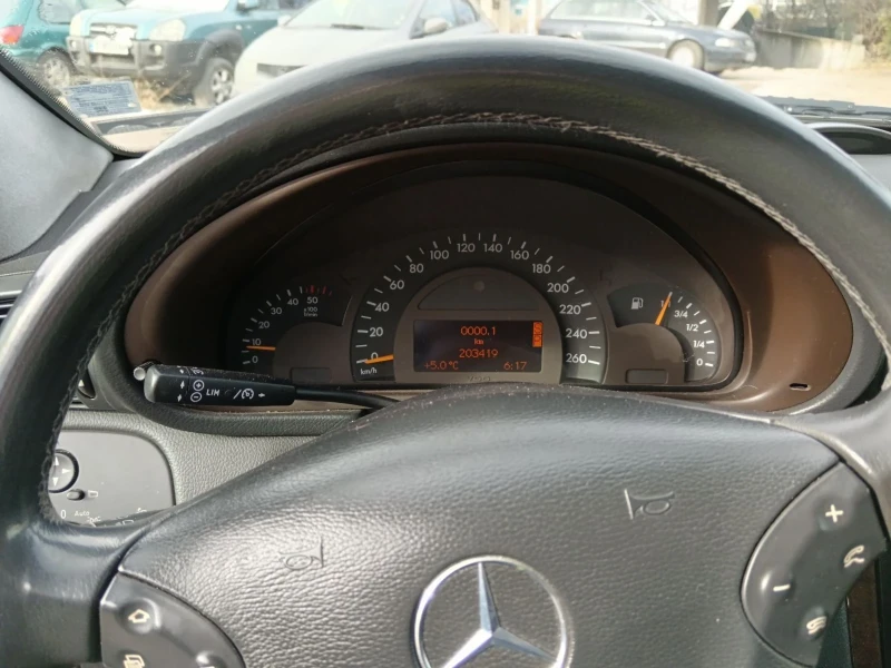 Mercedes-Benz C 220, снимка 6 - Автомобили и джипове - 48182421