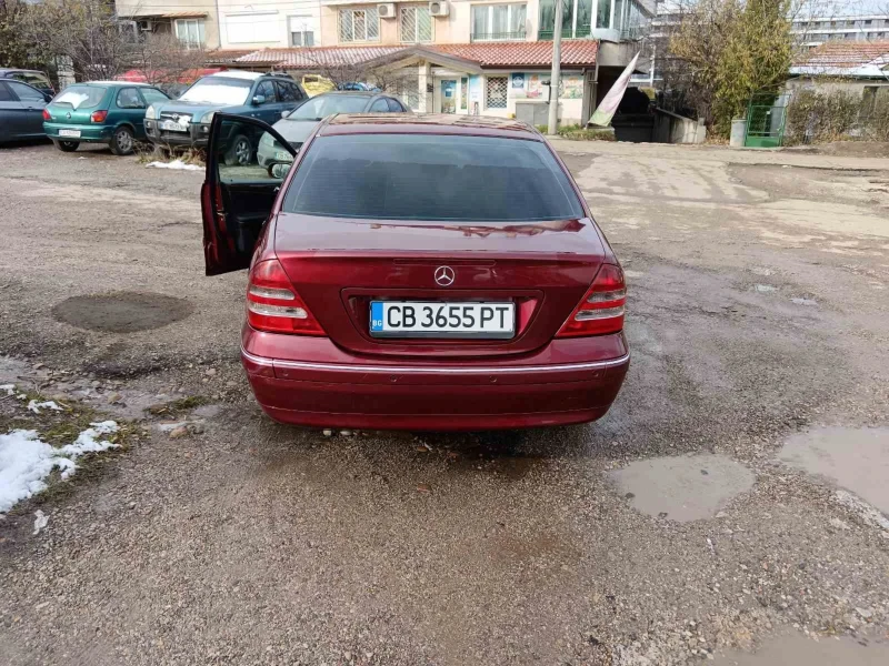 Mercedes-Benz C 220, снимка 4 - Автомобили и джипове - 48182421