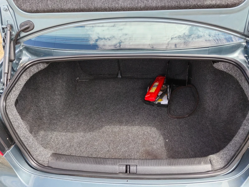 VW Jetta 1.9 tdi  105ps, снимка 15 - Автомобили и джипове - 50986932