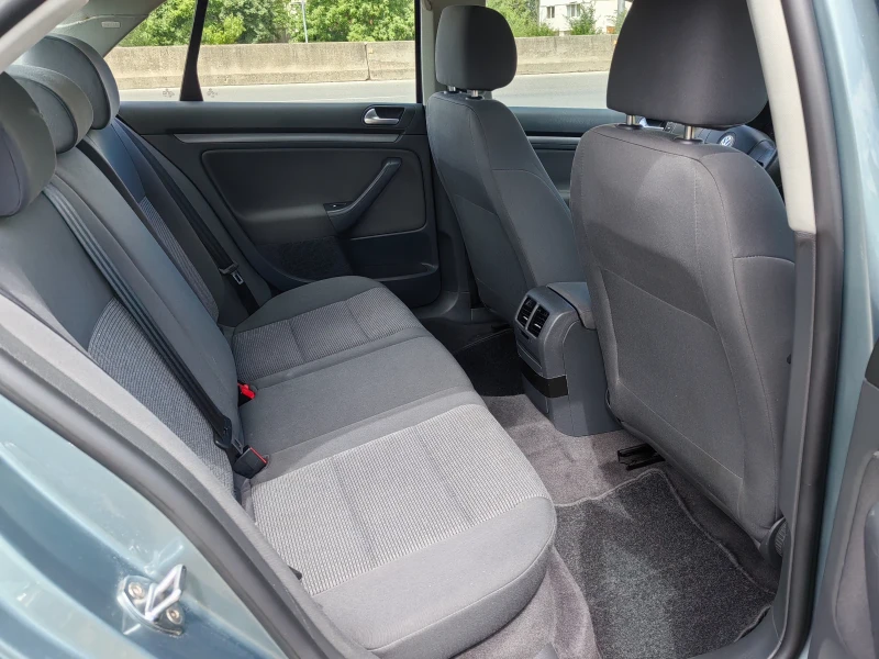 VW Jetta 1.9 tdi  105ps, снимка 11 - Автомобили и джипове - 50986932