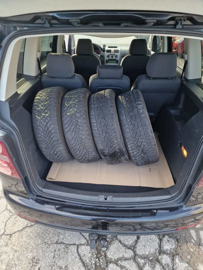 VW Touran 1.9 TDI 105 к. с. , снимка 15 - Автомобили и джипове - 52354673