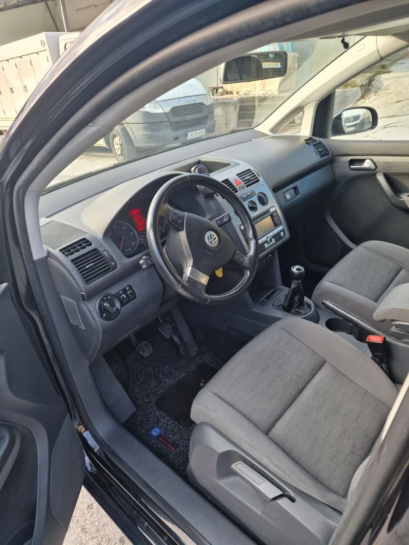 VW Touran 1.9 TDI 105 к. с. , снимка 14 - Автомобили и джипове - 52354673
